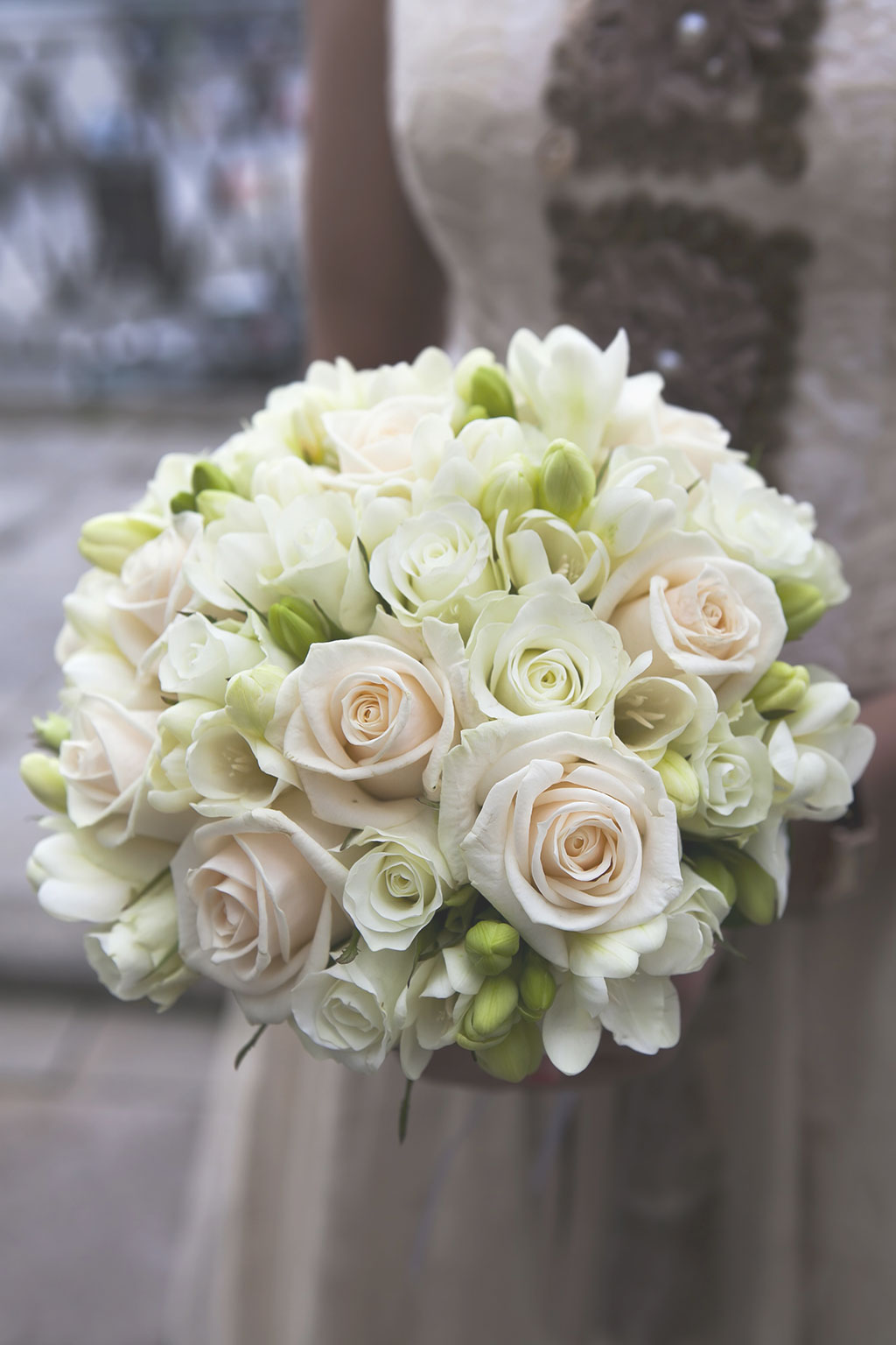 Букет на венчание из кремовых роз